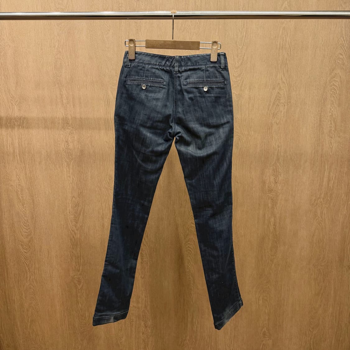 돌체앤가바나 워싱 데님 팬츠 슬림핏 지퍼 포켓 사이드 체인 디테일 흑청 상품이미지3