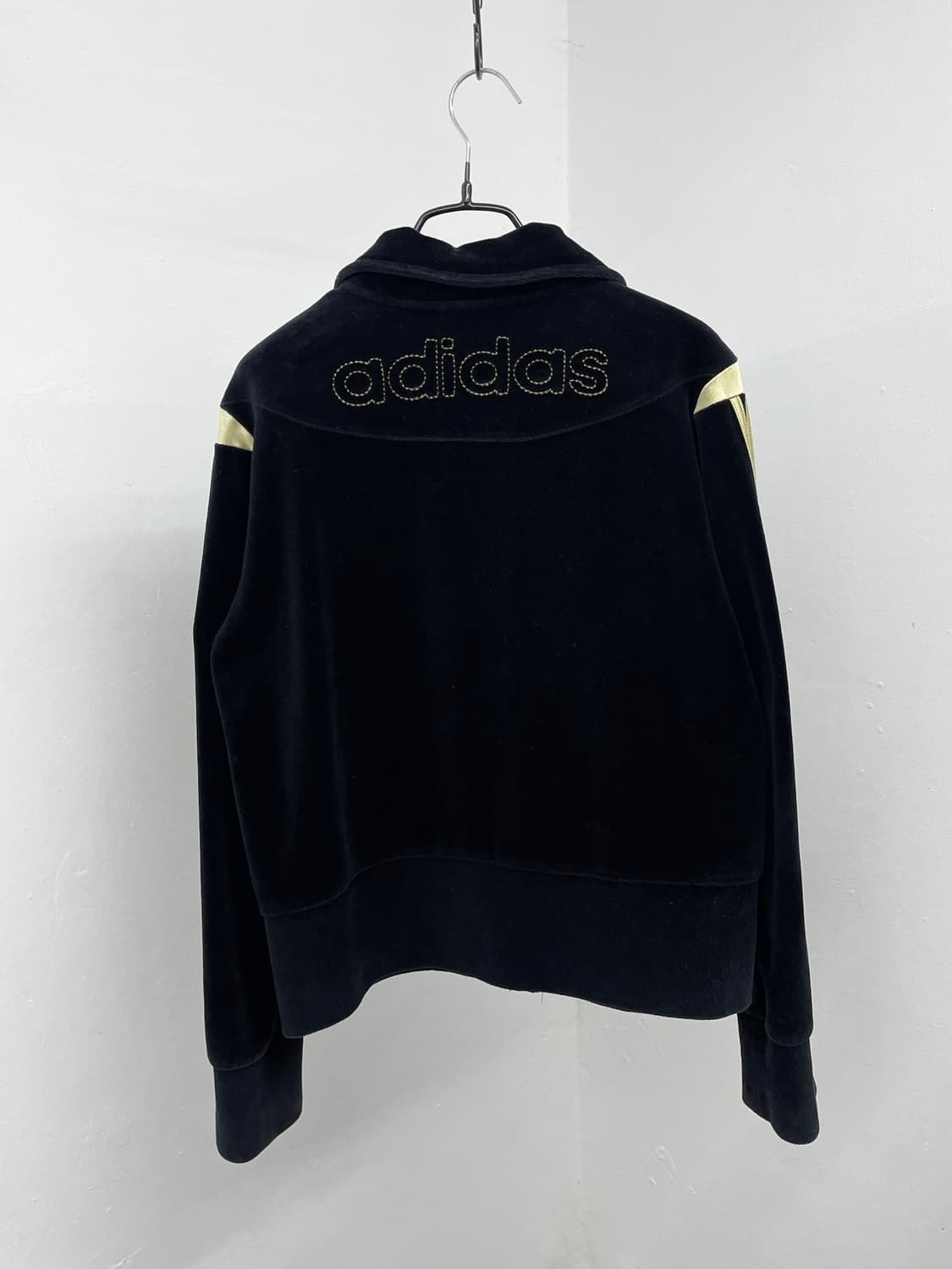 아디다스 벨벳 골드 로고 집업 상품이미지8