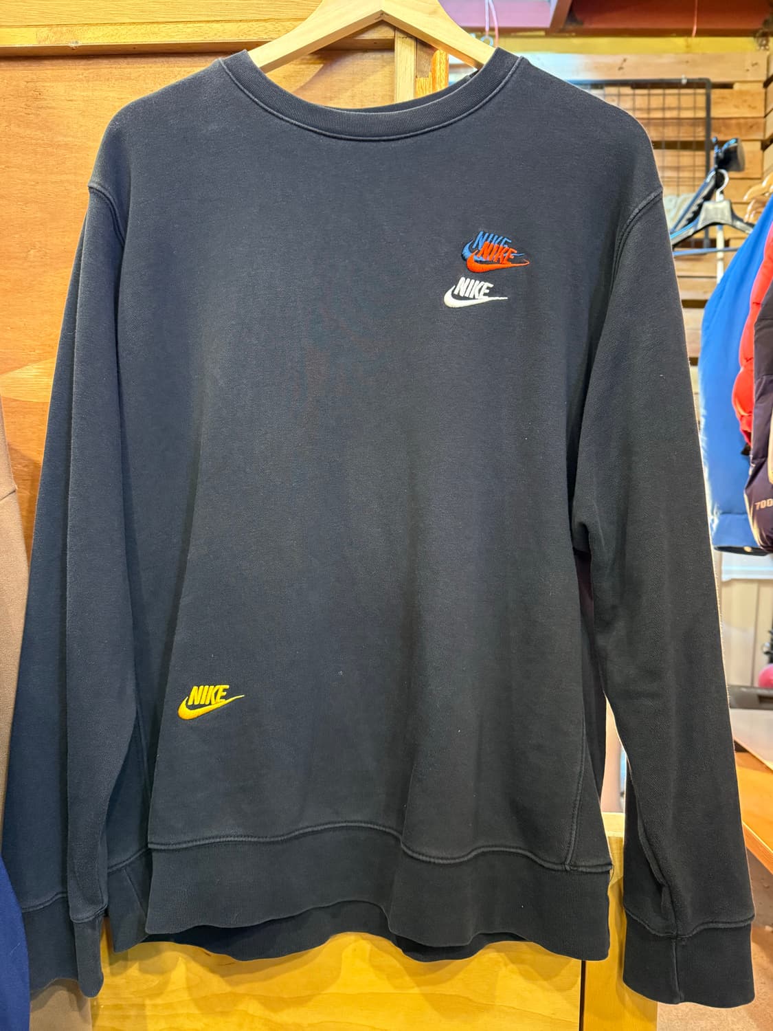 나이키 멀티로고 검정 맨투맨 상품이미지1