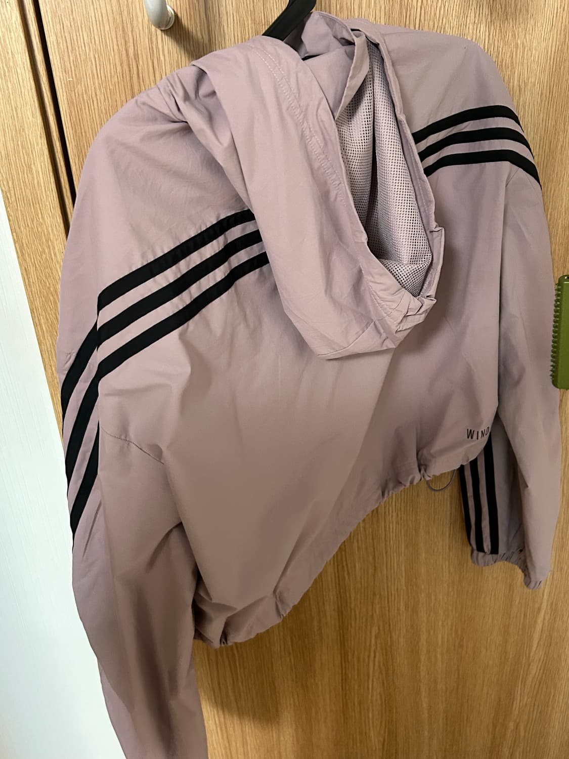 아디다스 여성 크롭 바람막이 라벤더 상품이미지2