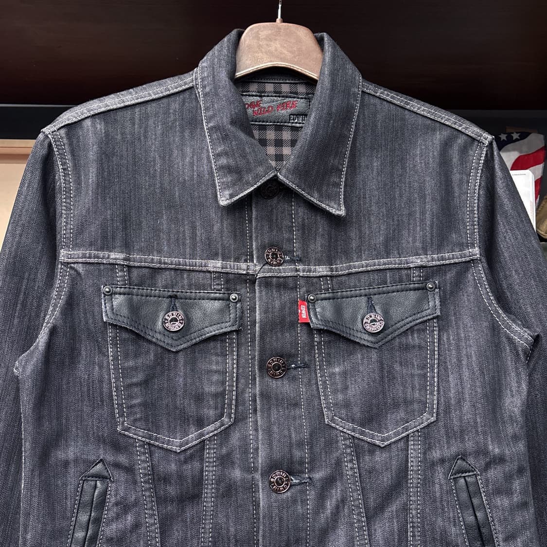 에드윈 Edge Wild Fire 워시드블랙 데님 트러커 자켓 N1090 상품이미지3
