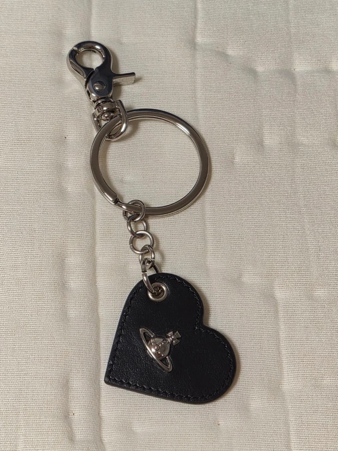 비비안웨스트우드 하트 키링 블랙 상품이미지2