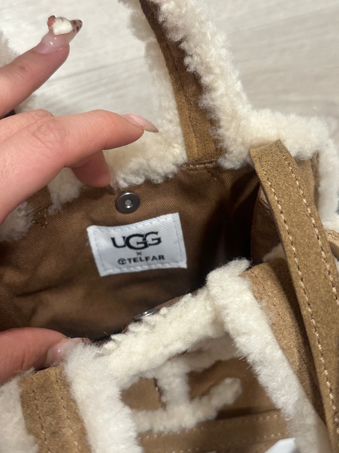 텔파 어그 체스트넛 크로스백  상품이미지3