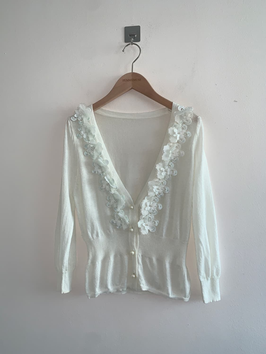 Flower beads emboridery cardigan 상품이미지1
