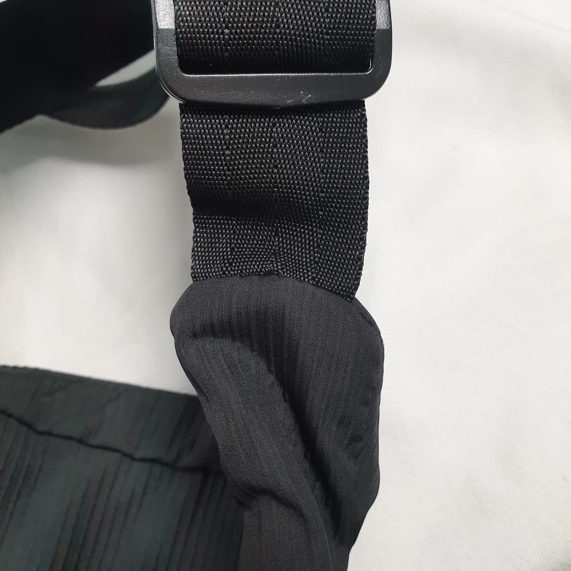 미스치프 메쉬 포켓 크로스백 상품이미지5