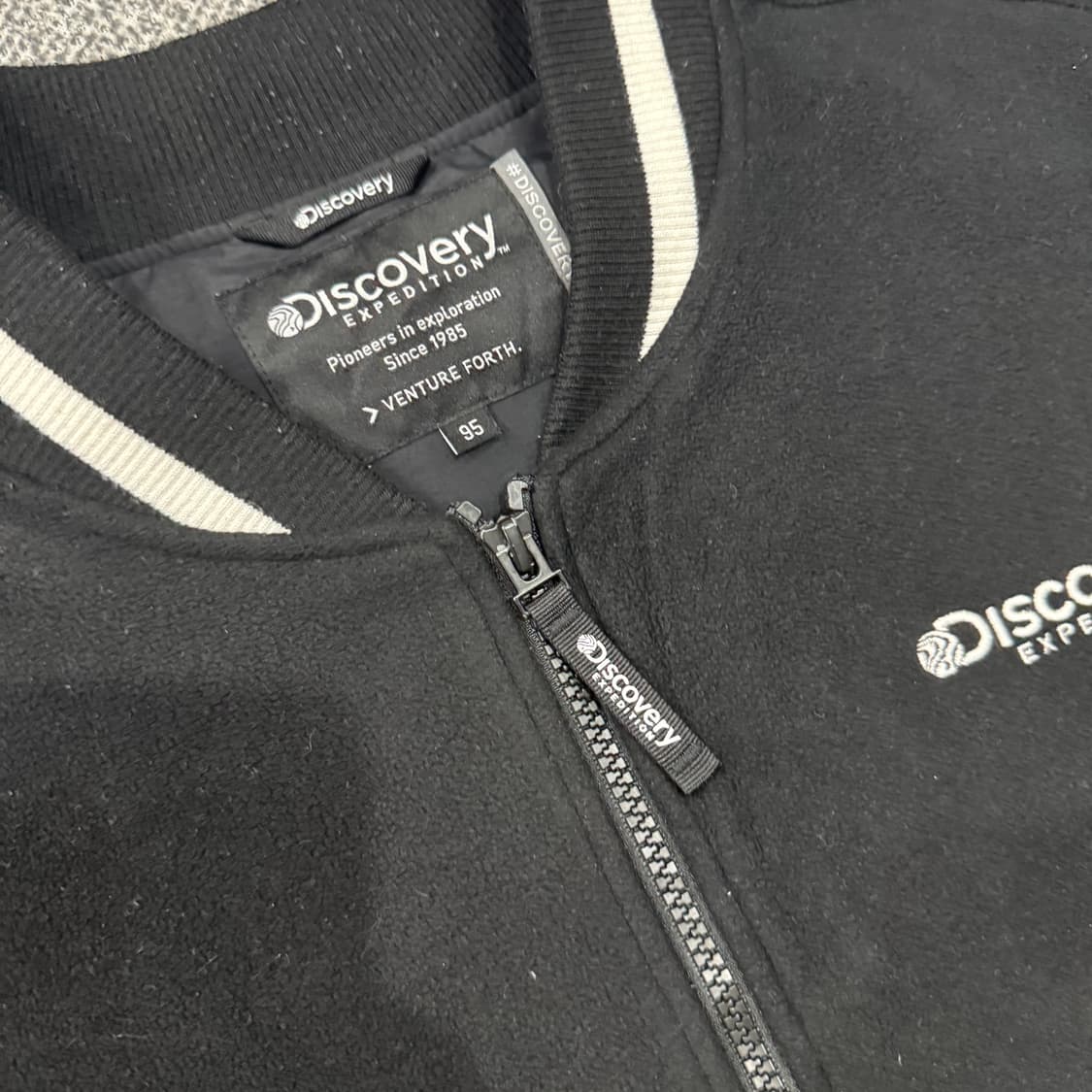 디스커버리 익스페디션의 바시티 자켓 상품이미지6