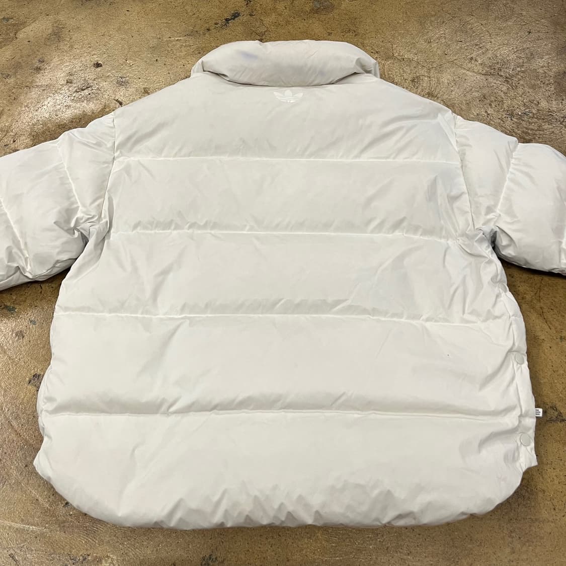 아디다스 베이지 브라운 화이트 양면 리버시블 패딩 상품이미지3