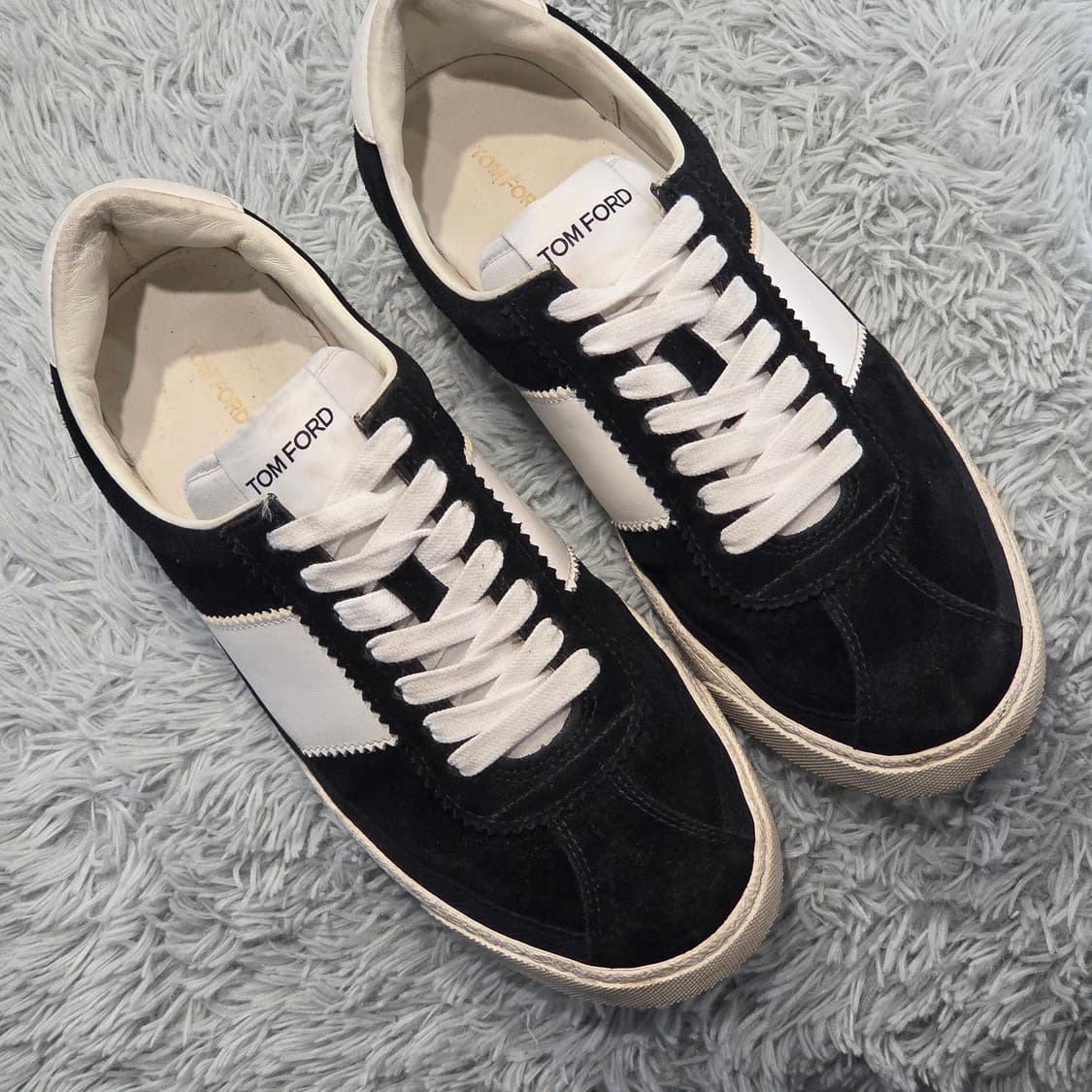 1a-1:톰 포드 블랙 & 화이트 스웨이드 레더 스니커즈(240mm)
 상품이미지5