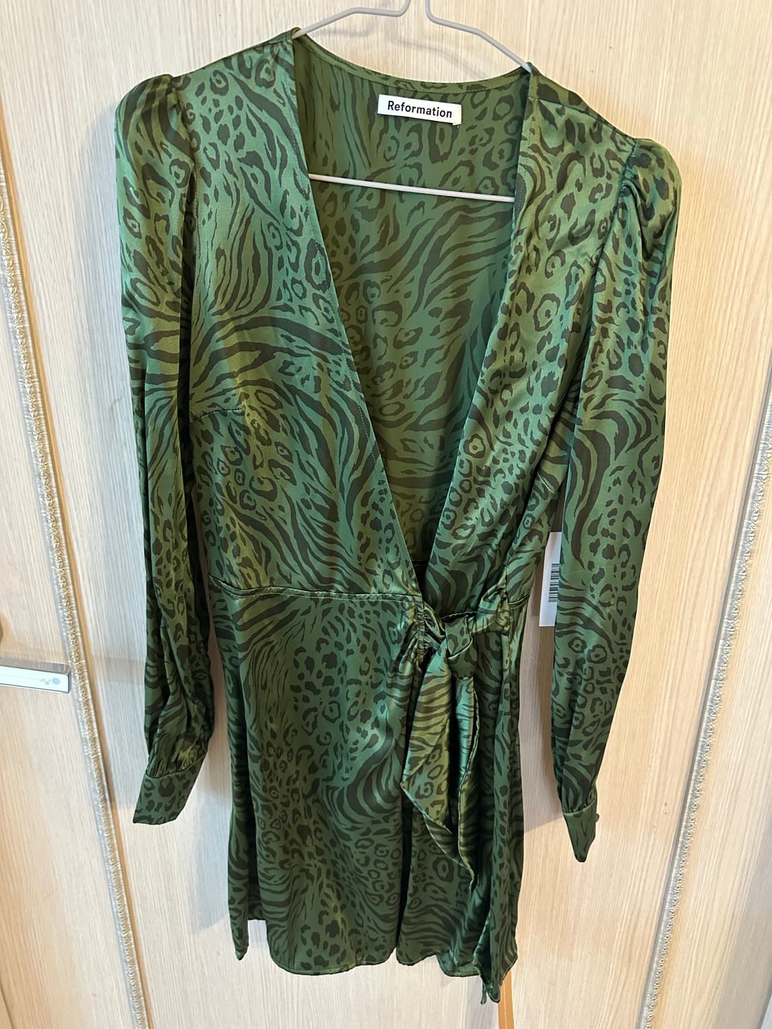 새상품 리포메이션 케나 레오파드 프린트 랩 실크 미니 드레스 XS 상품이미지2