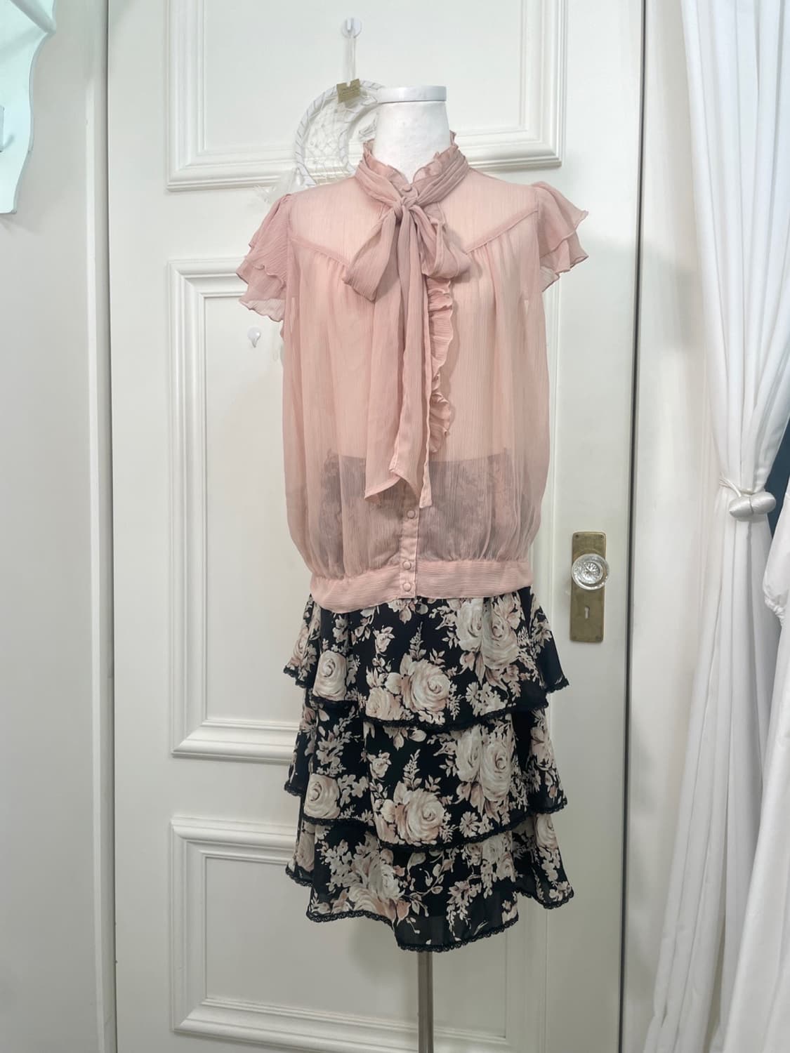 indi pink bow point ruffle summer blouse 상품이미지2
