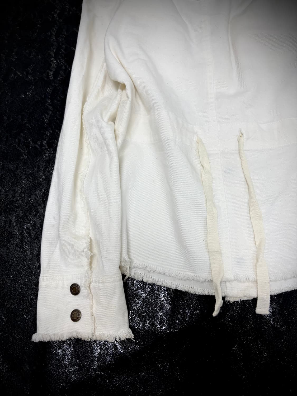 “Vintage” Grunge Cutting Detail White Ja 상품이미지10