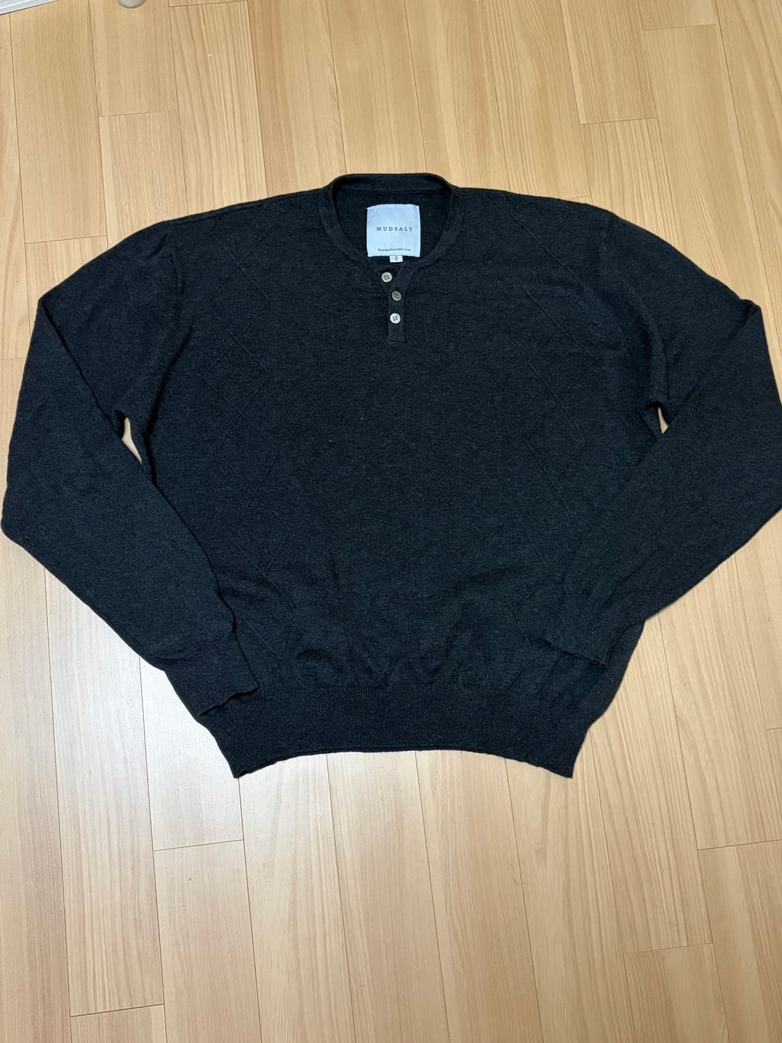 머드솔트 케이블 헨리넥 니트 차콜 2 사이즈 (M-L 95-100정도) 상품이미지4