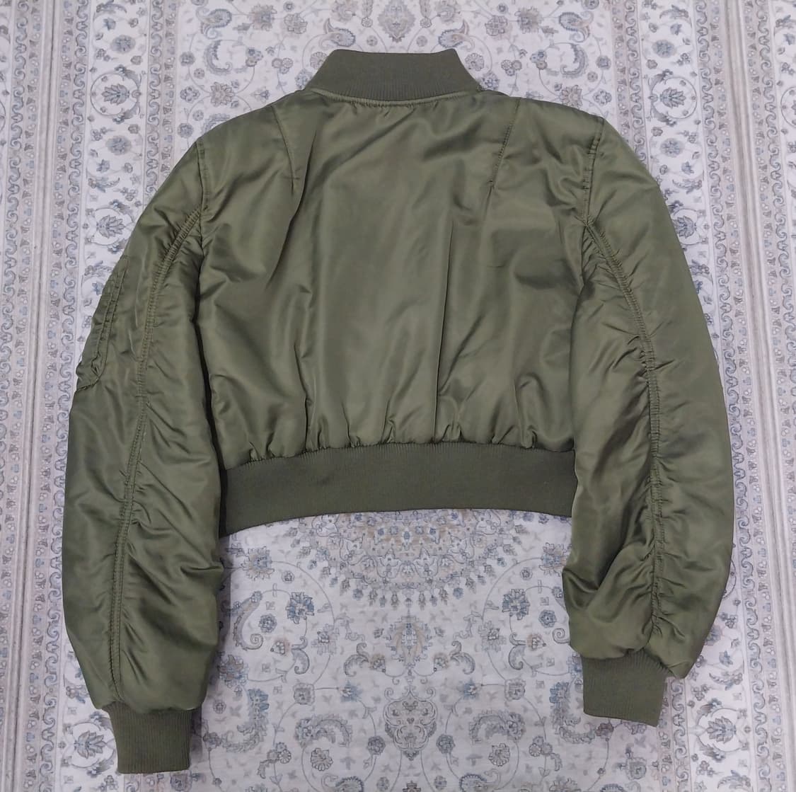 MAGNOLIA 부티크 크롭 봄버 점퍼 상품이미지3