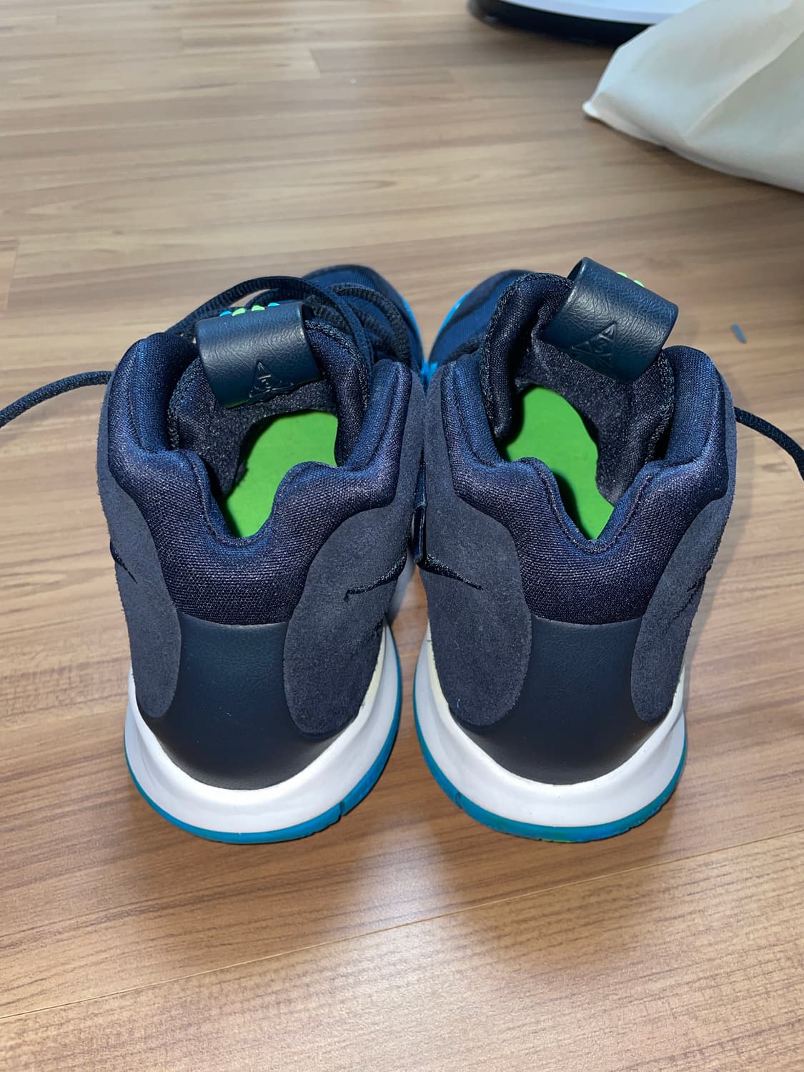 나이키 카이리 4 남성 농구화 상품이미지2