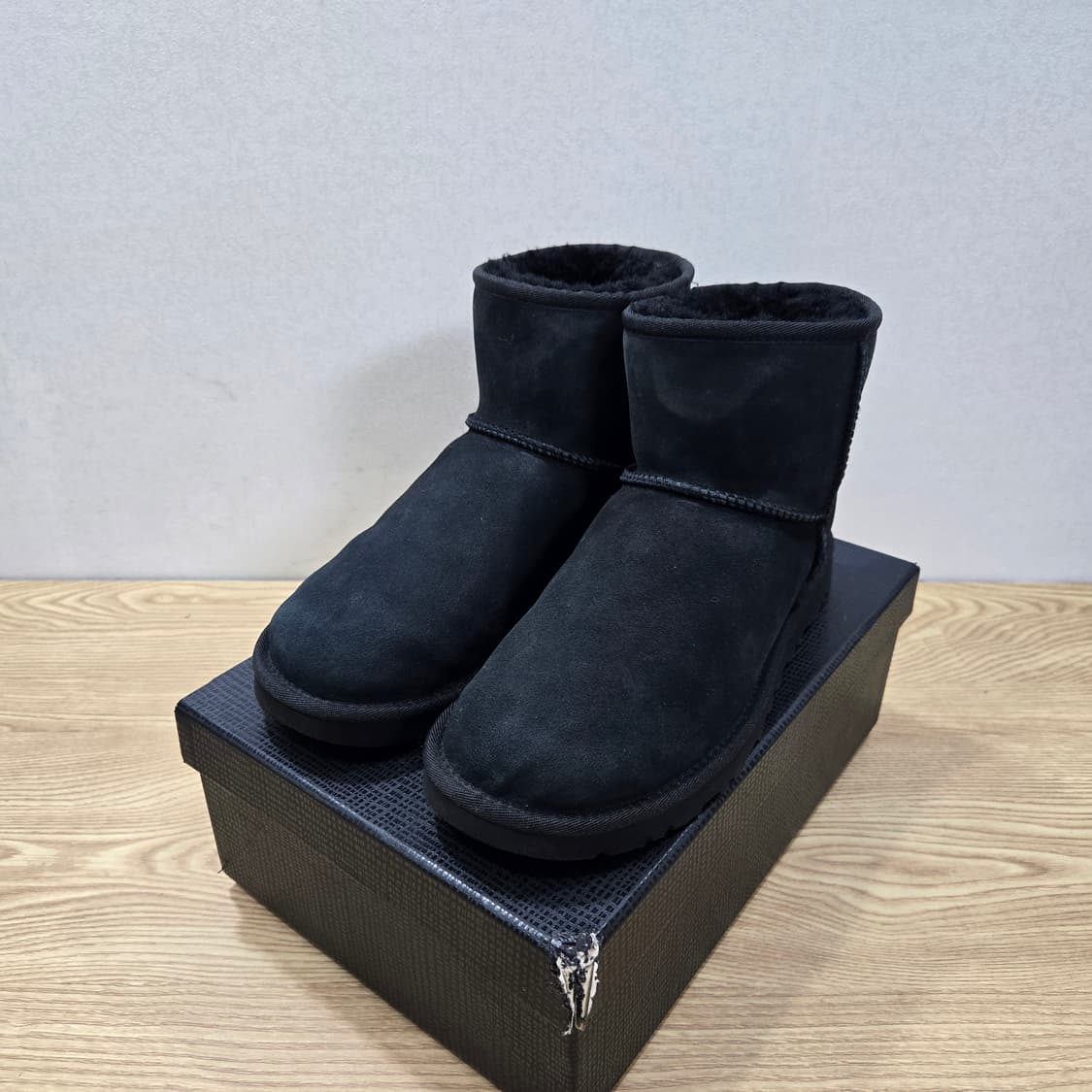 260 UGG 어그 남성용 클래식 미니 블랙  상품이미지1