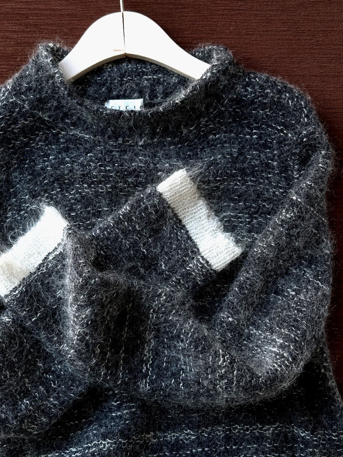 Brushed fabric design neck knit 상품이미지1