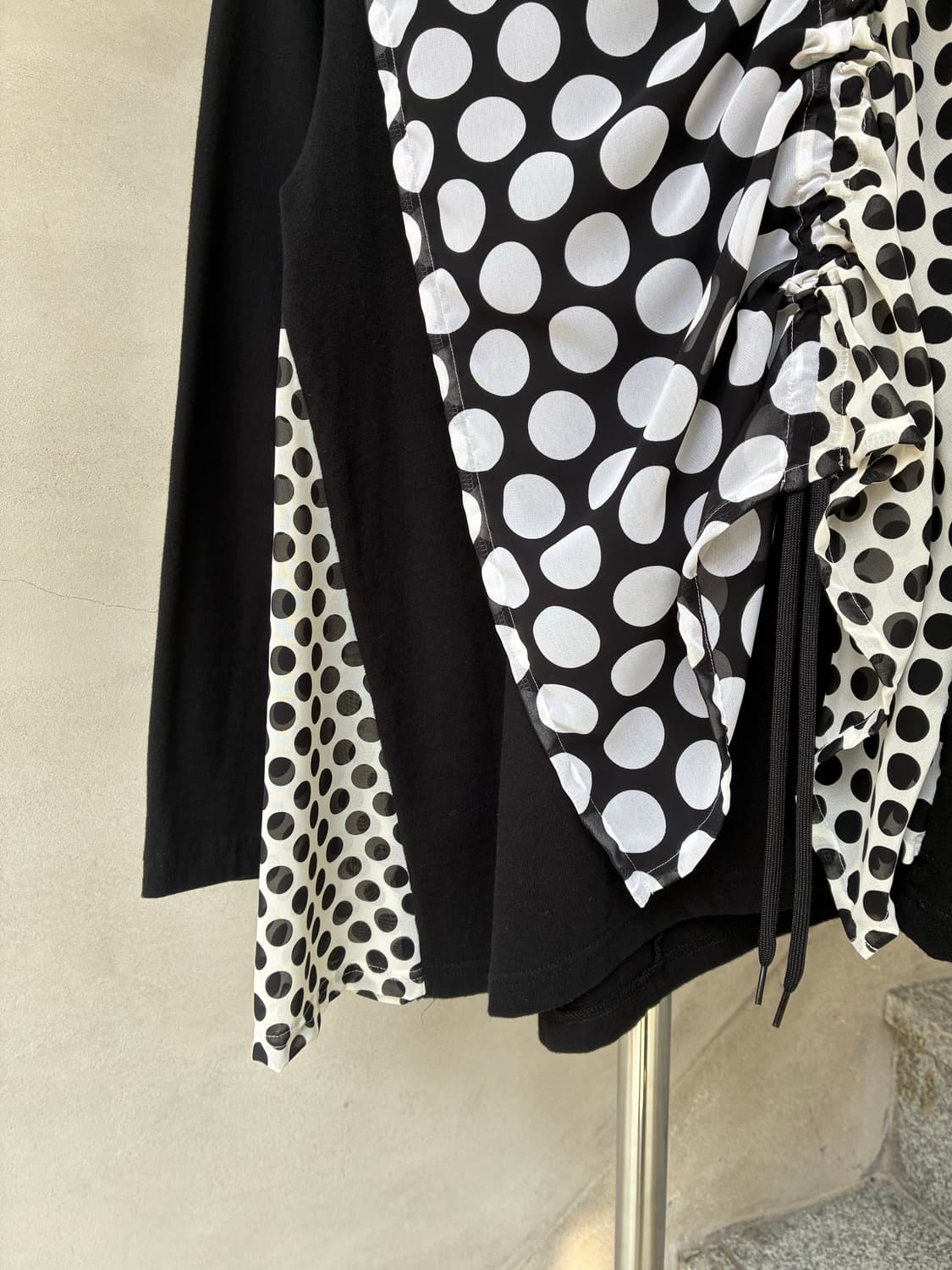 고무 GOMME 도트 셔링 티셔츠 상품이미지3