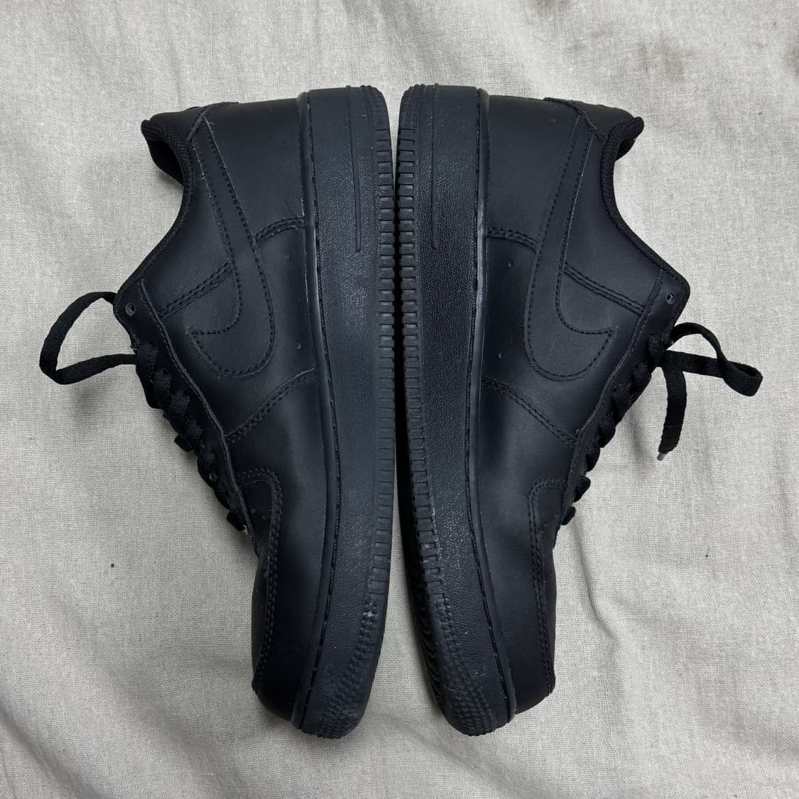 나이키 에어포스1 로우 올블랙 265 상품이미지4