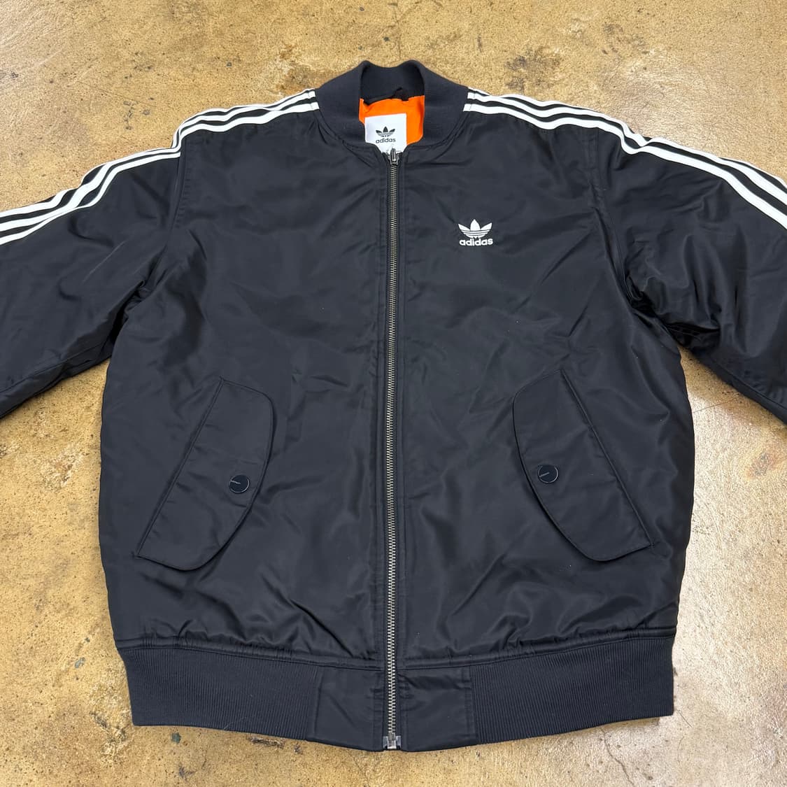 아디다스 블랙 숏패딩  상품이미지3