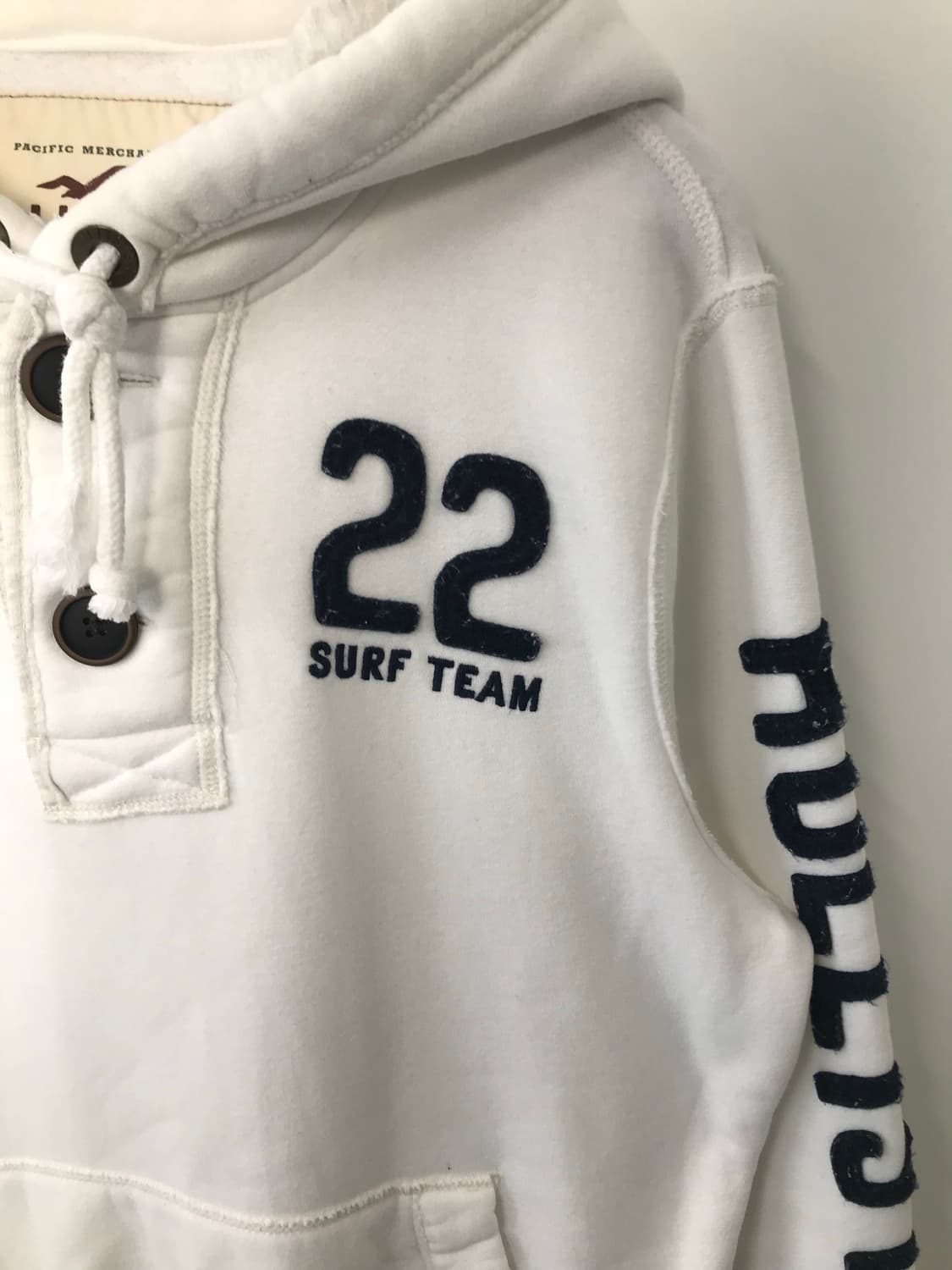 홀리스터 자수로고 화이트 버튼 후드티 상품이미지4