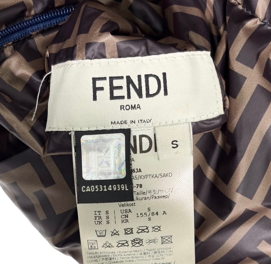 [S] 펜디 x 휠라 여성 모노그램 리버시블 로고 크롭 푸퍼 숏패딩 자켓 상품이미지9