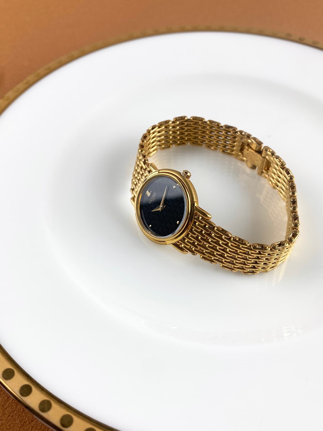 CELINE round triomphe gold watch 상품이미지5