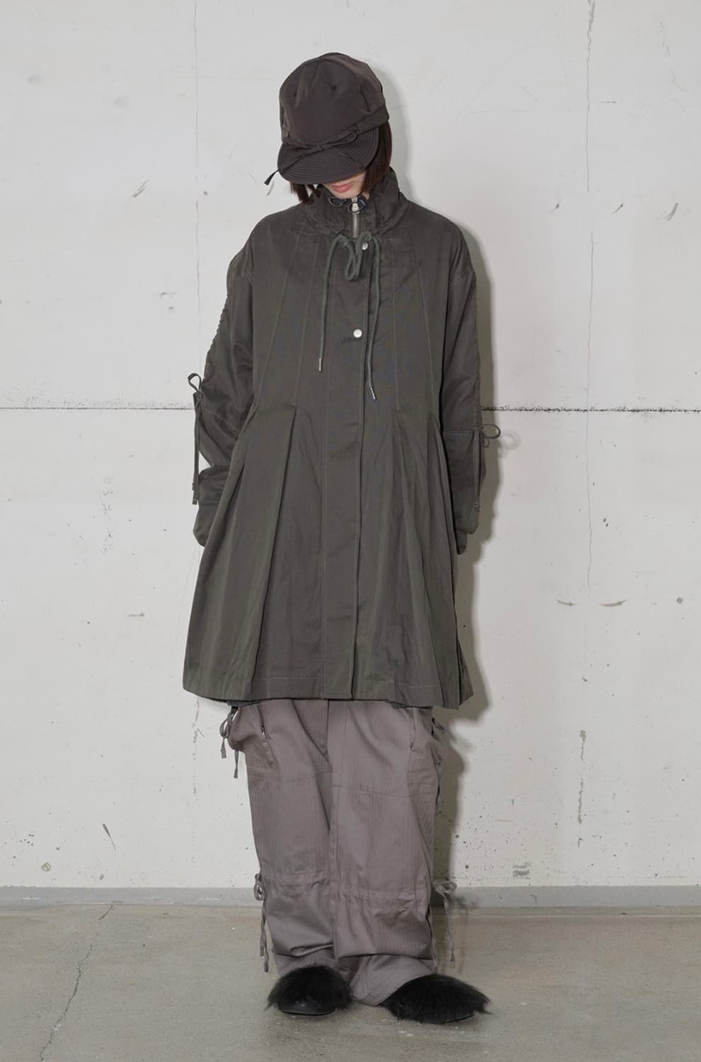 타입서비스 Pleated fleece long jumper 차콜 상품이미지4