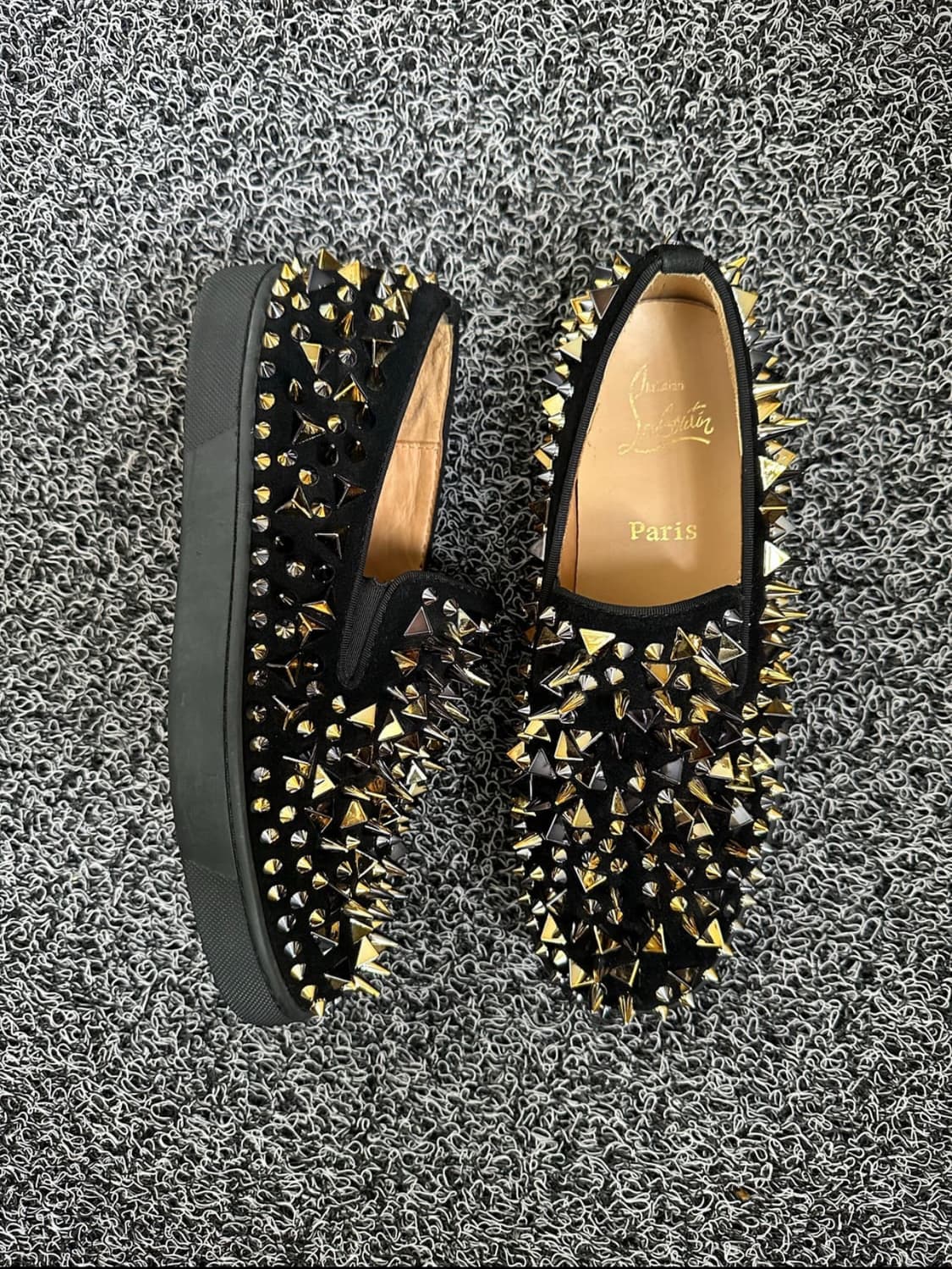 크리스찬 루부탱 스터드 로퍼 블랙 상품이미지2