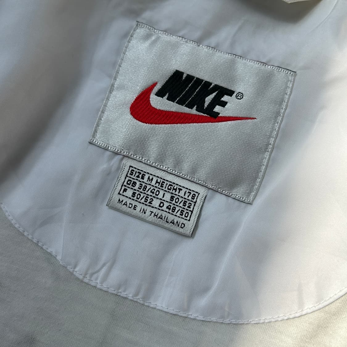 나이키 올드스쿨 빅로고 바람막이 상품이미지9