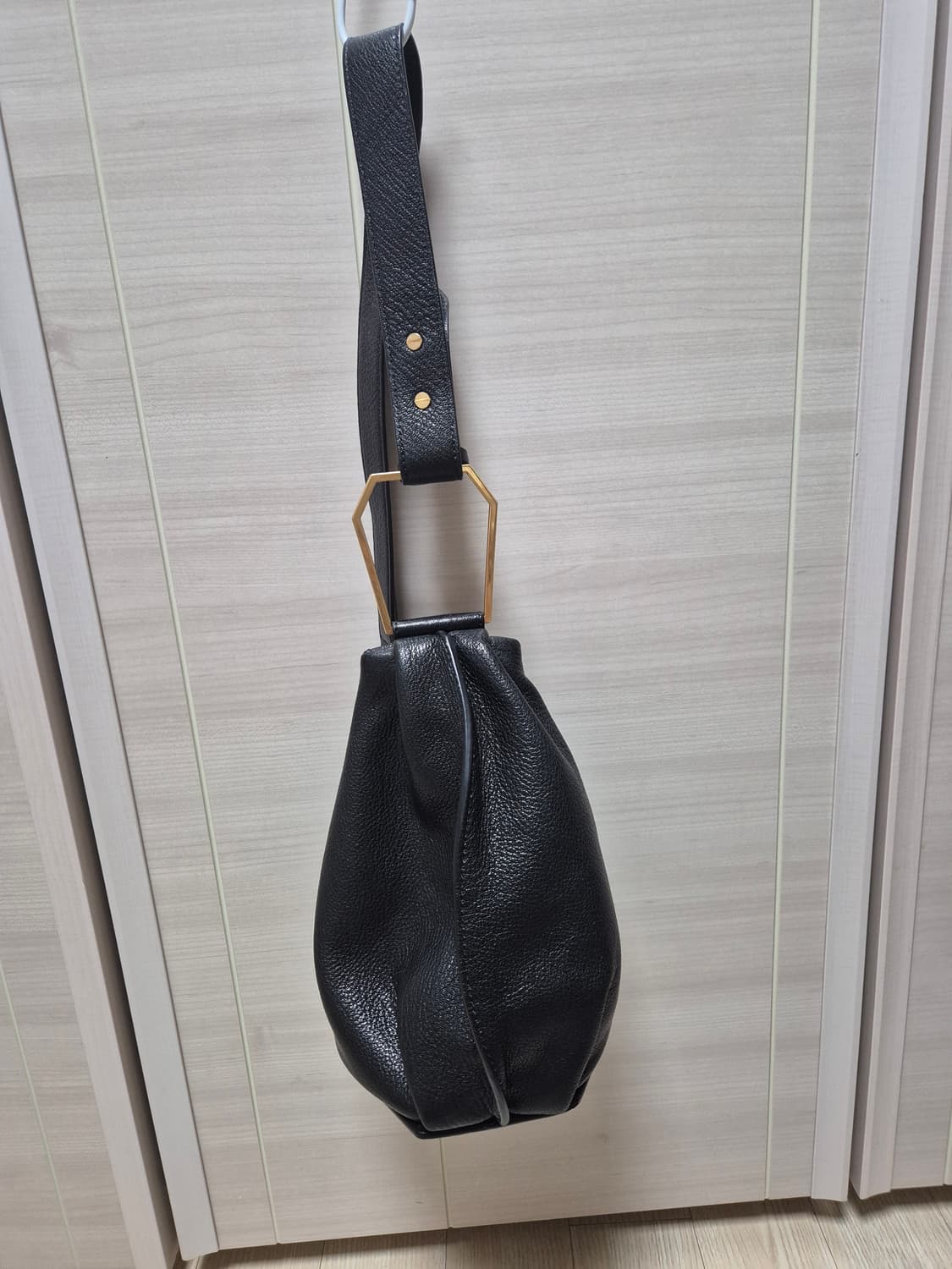 루에브르 삭드트롬펫 스몰 블랙 크로스 가방 상품이미지8