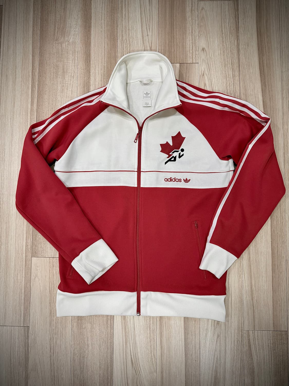 아디다스 캐나다 트랙탑 빨흰 105 / 실측 56.5 / OG 레트로 / 상품이미지1