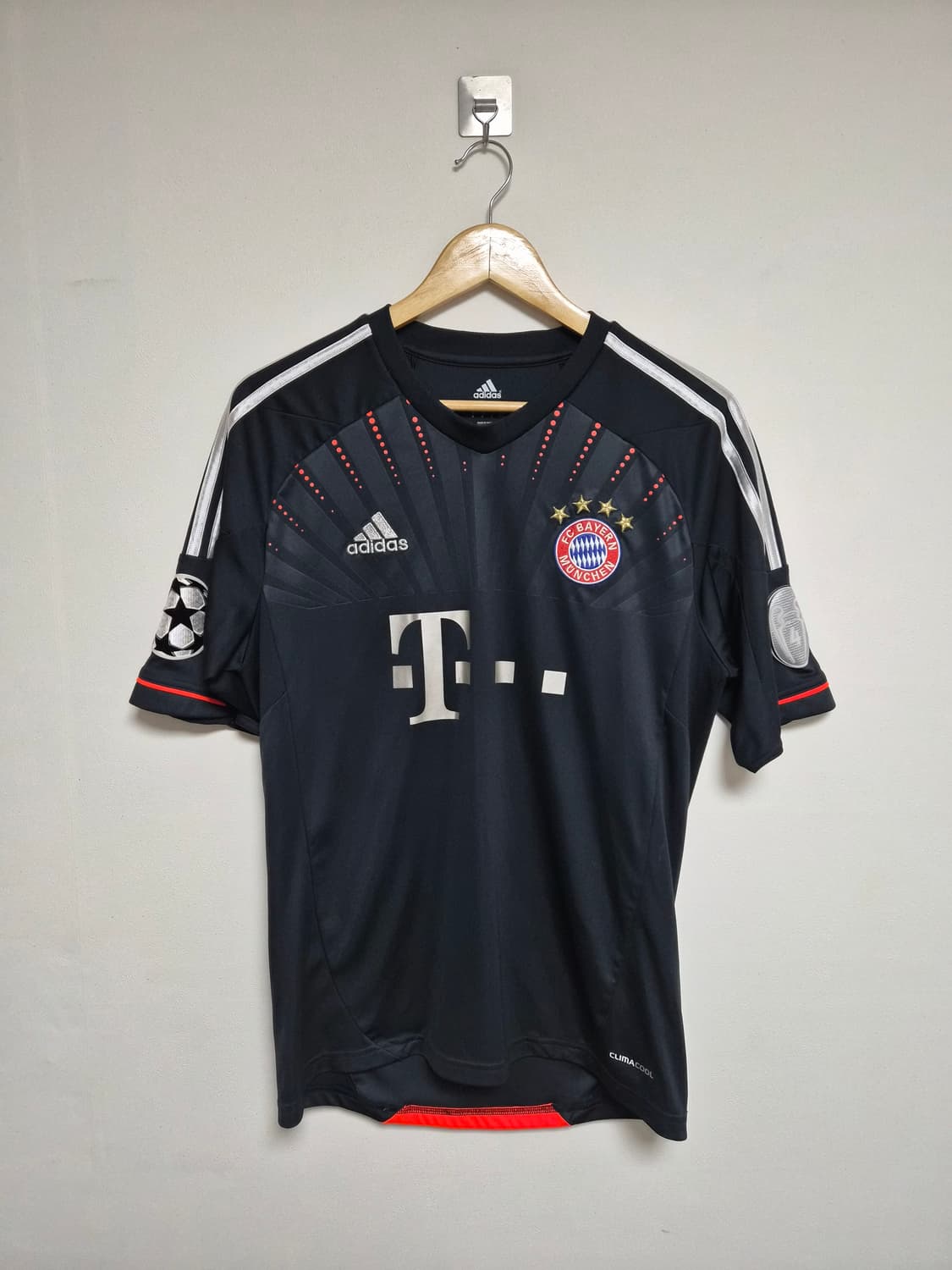 아디다스Adidas 바이에른뮌헨 토니크로스 유니폼 M사이즈 - T72 상품이미지1