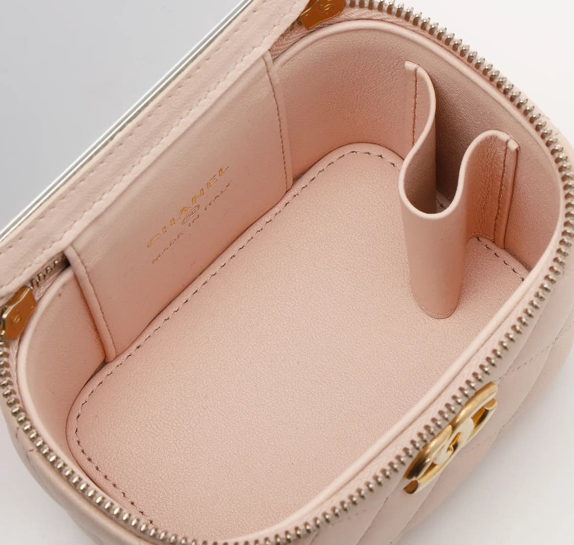 [S급] 샤넬  까멜리아 미니 베니티 램스킨 크로스백 판매합니다!!! 상품이미지5