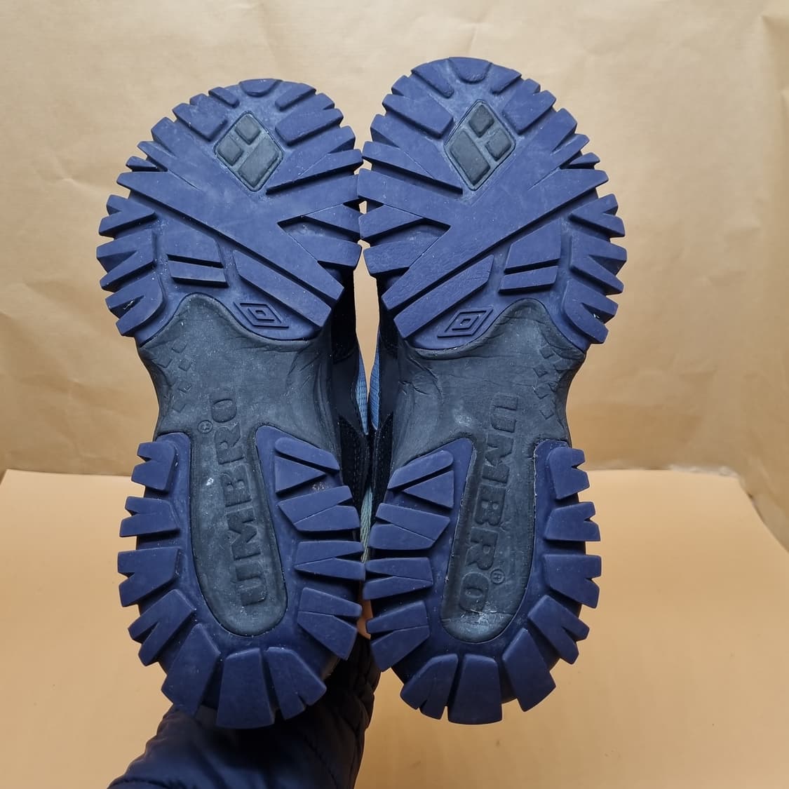 엄브로 범피 프리즘 남성운동화260  상품이미지3