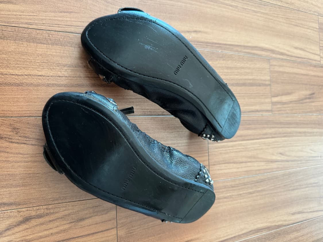 Miumiu 스터드 플랫슈즈 상품이미지5