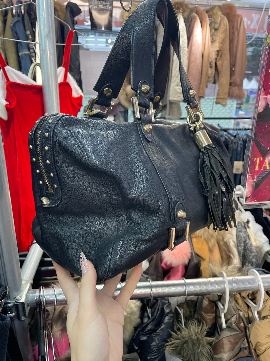 쥬시꾸띄르 염소가죽 스터드백 상품이미지2