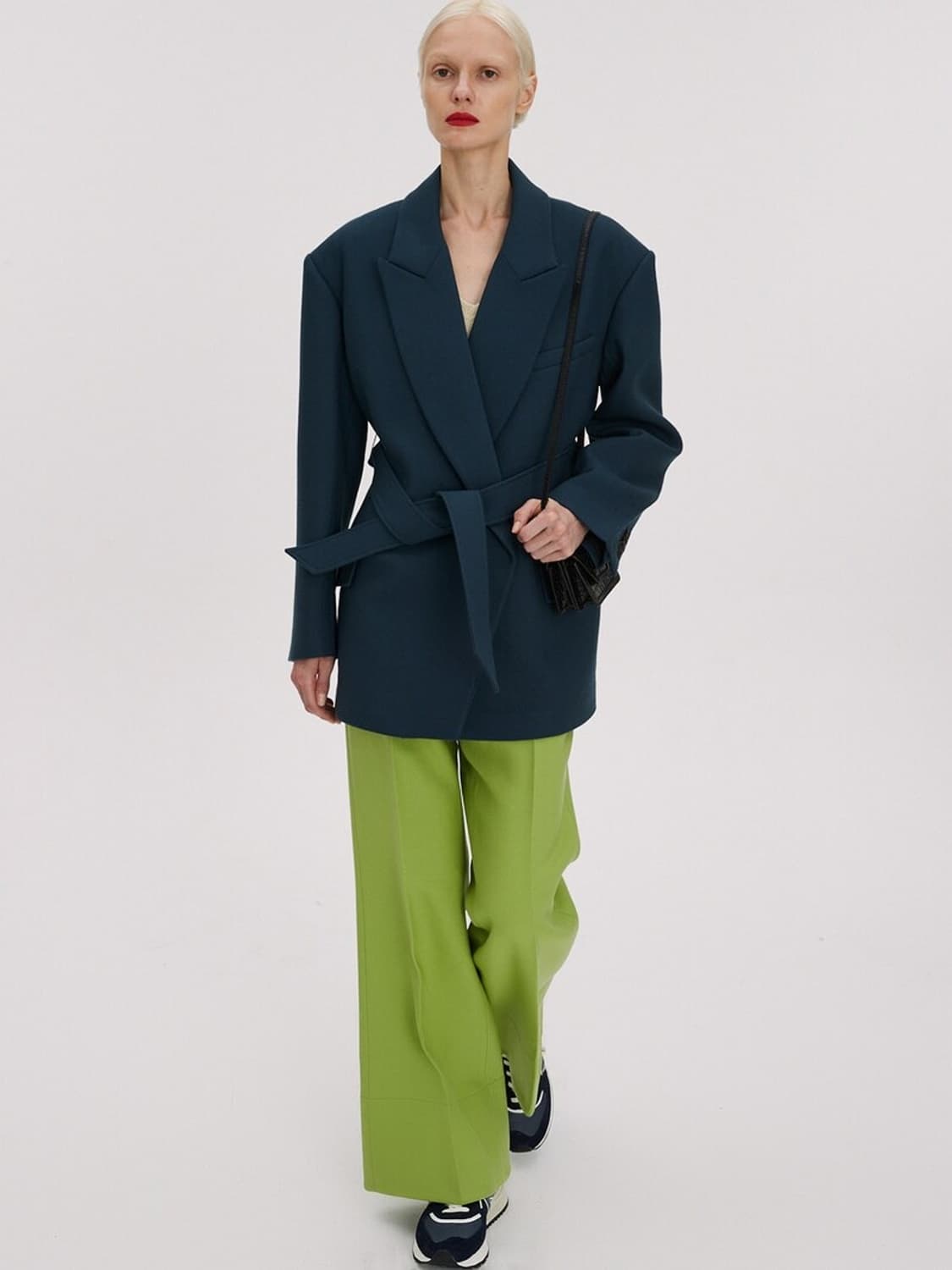 OVERSIZED HOURGLASS BELTED JACKET  상품이미지3
