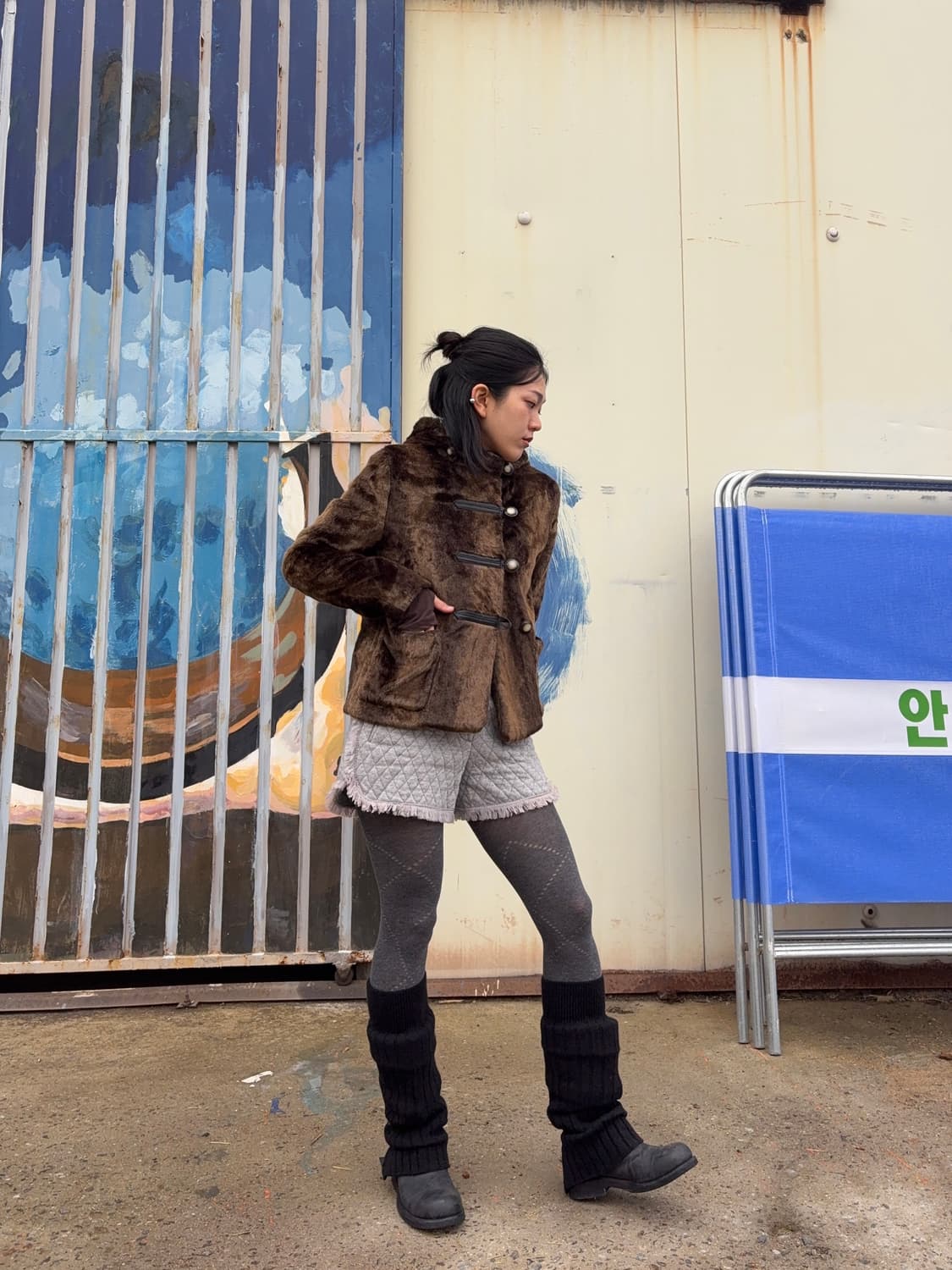 페이크퍼 크롭 후드 재킷 상품이미지1