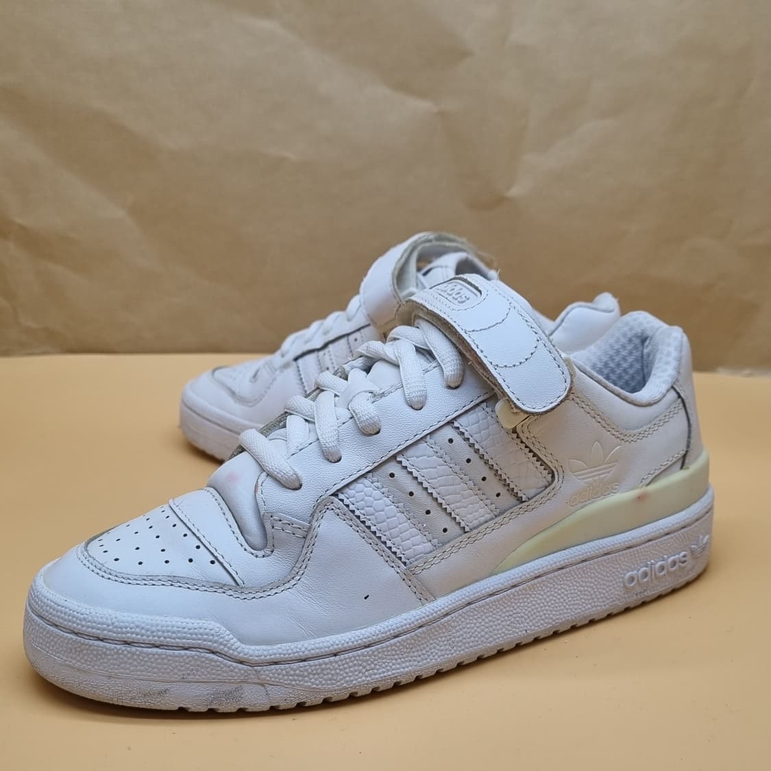 아디다스 포럼 로우 운동화250. 상품이미지1