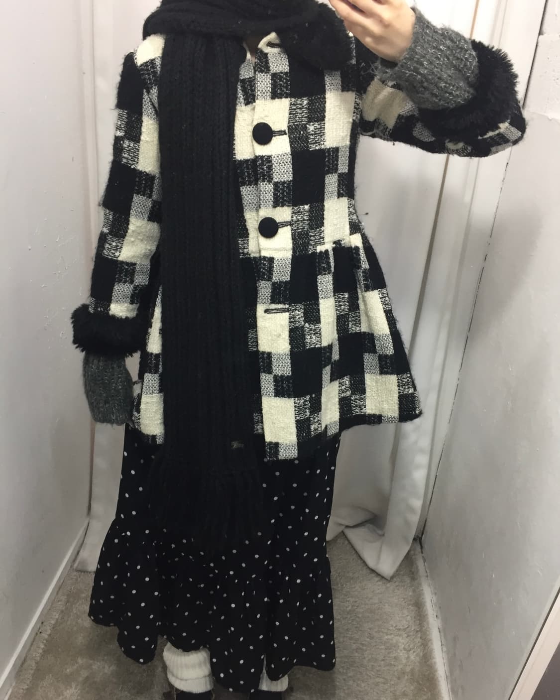 mezzo piano 메조피아노 블랙화이트 퍼카라 코트 코디 🎱 상품이미지4