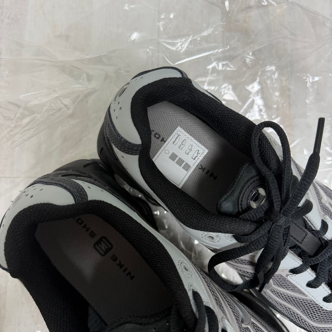 [250] 나이키 샥스 라이드 2 라이트 그래파이트 앤트러사이트 상품이미지3