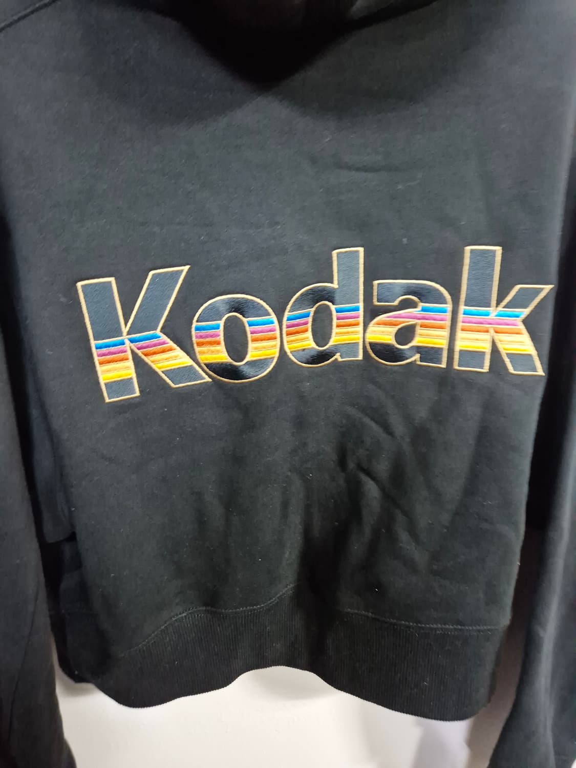 코닥 블랙 후드티 상품이미지5