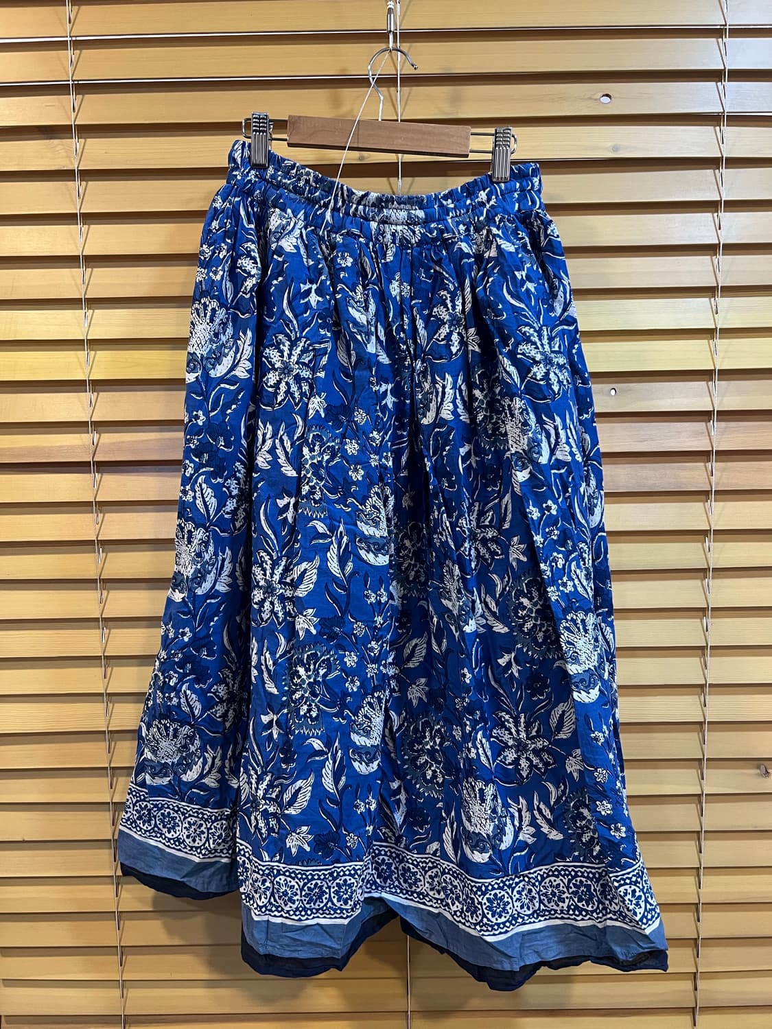 일본수입 여성 블루 에스닉플라워롱스커트 밴딩스커트 상품이미지2