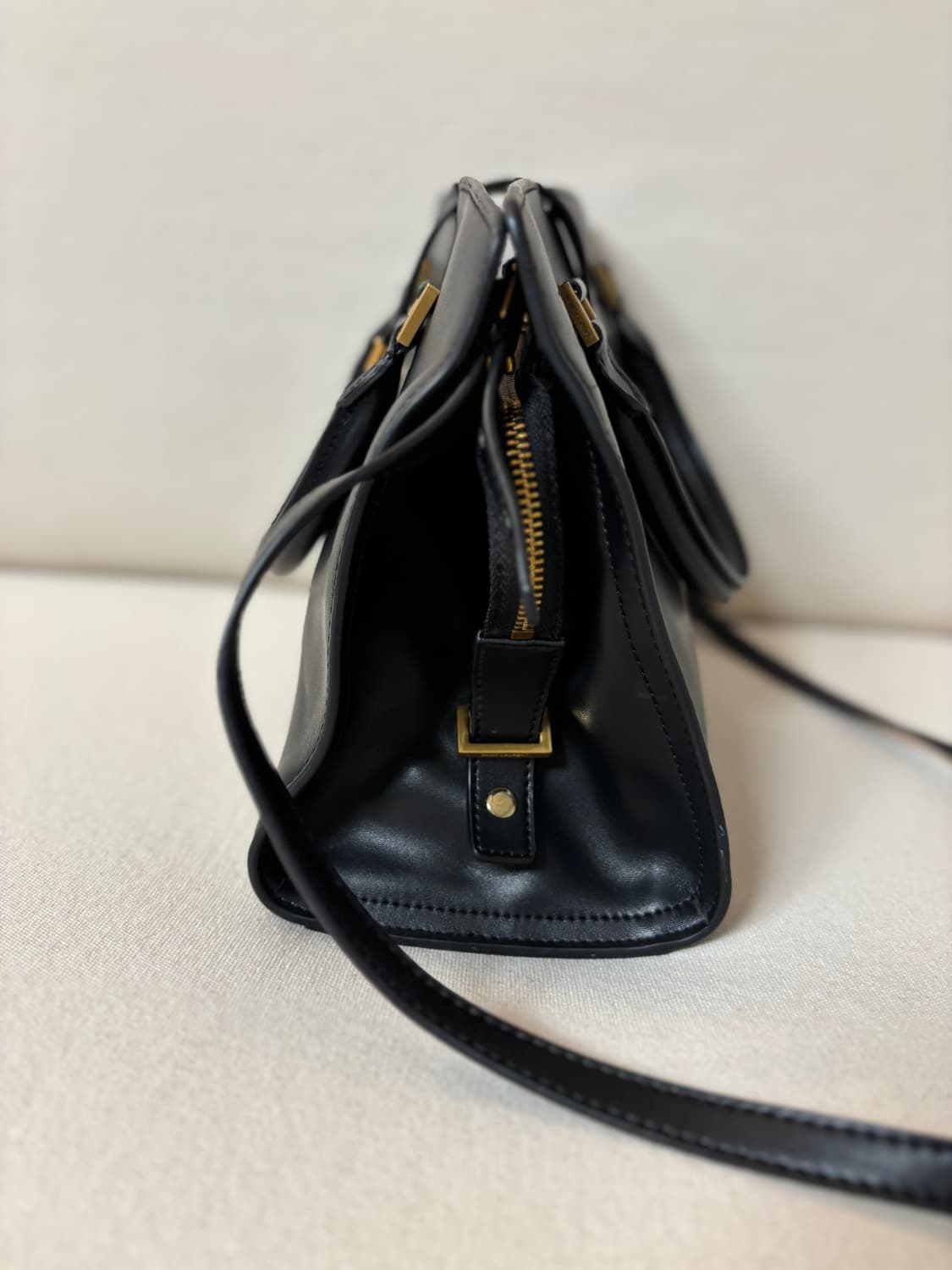 생로랑 블랙 레더 가방 상품이미지4