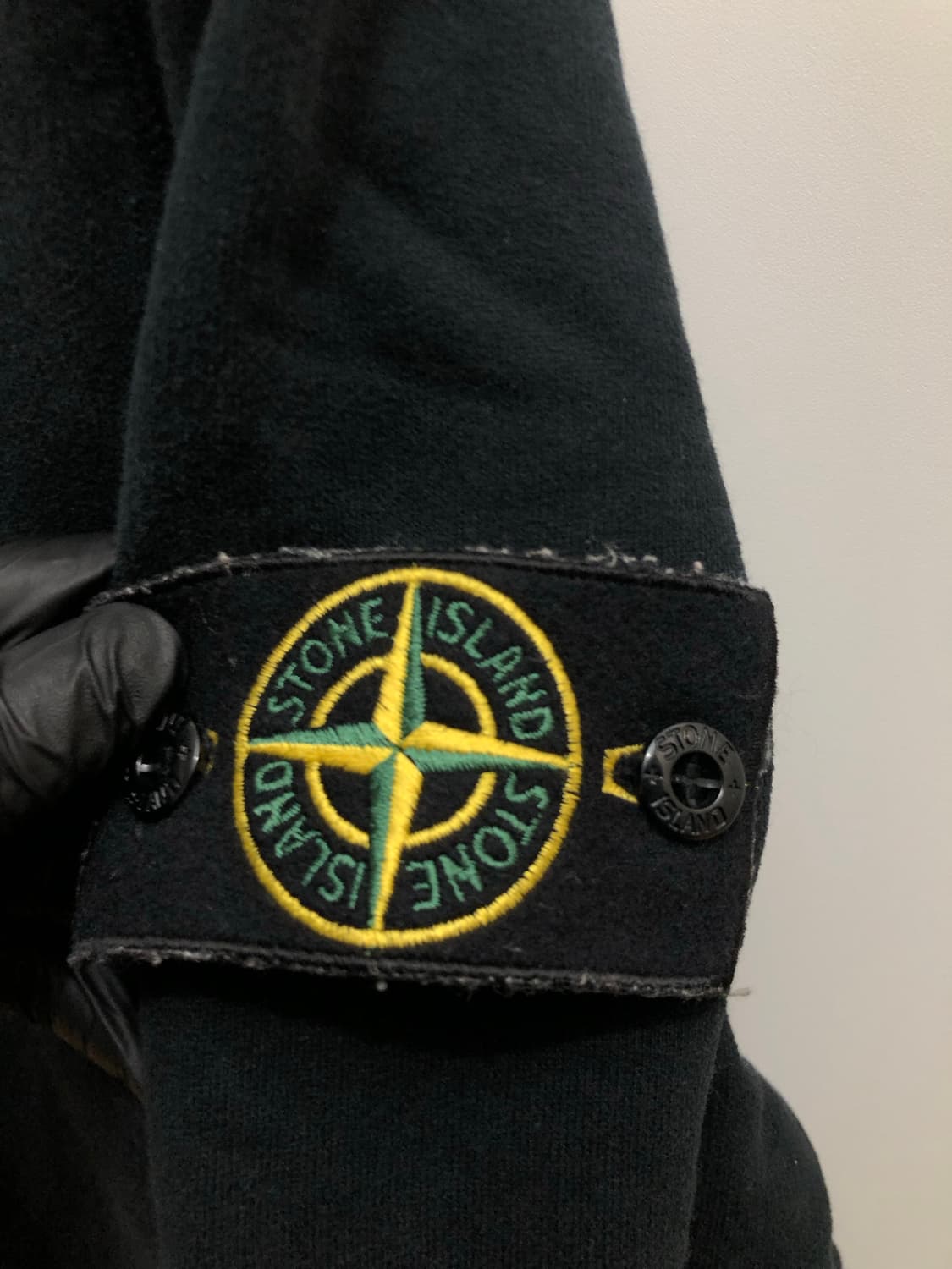 [S] 스톤아일랜드 와펜 패치 12주년 기모 맨투맨 블랙 상품이미지3