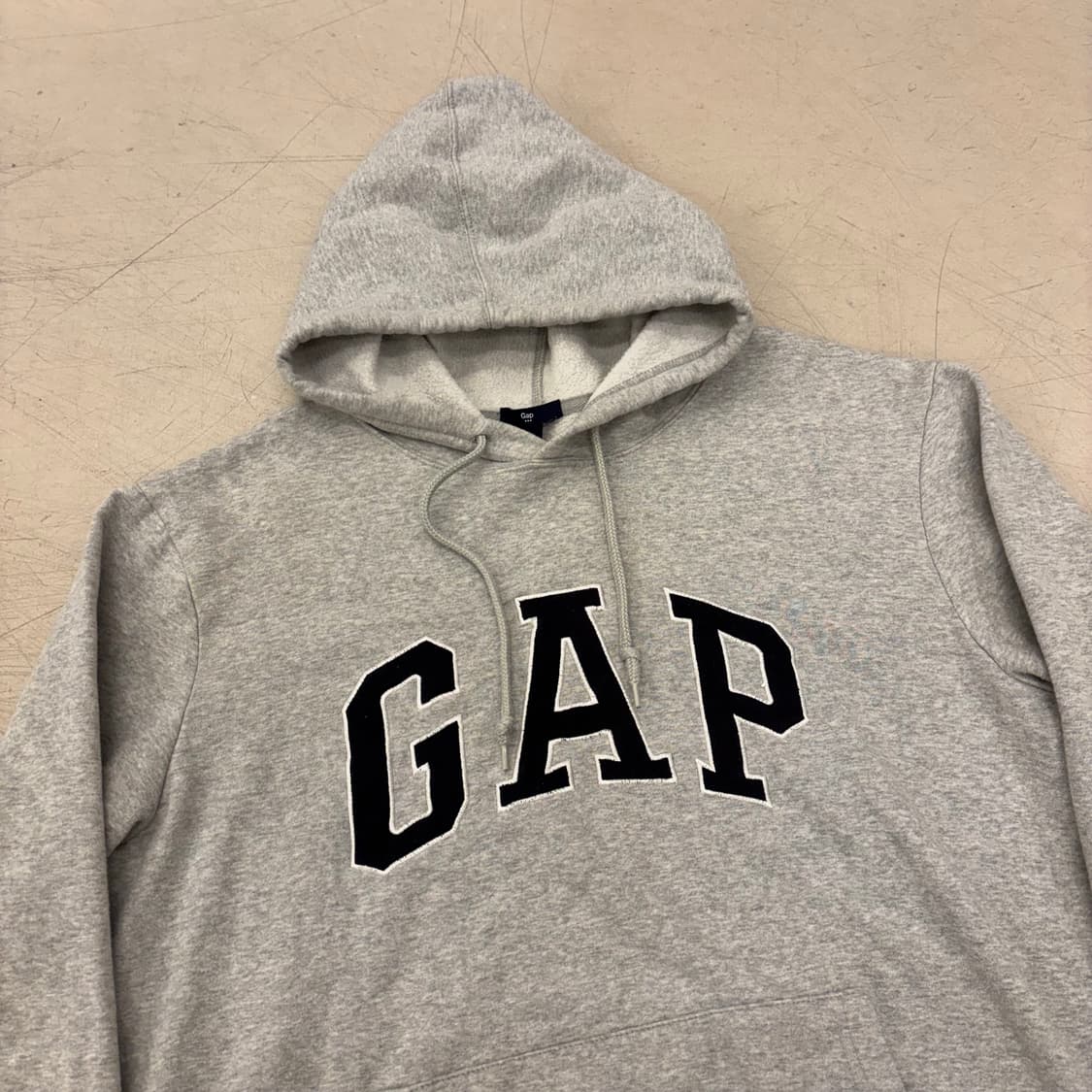 갭 빅로고 그레이 후드티 상품이미지2