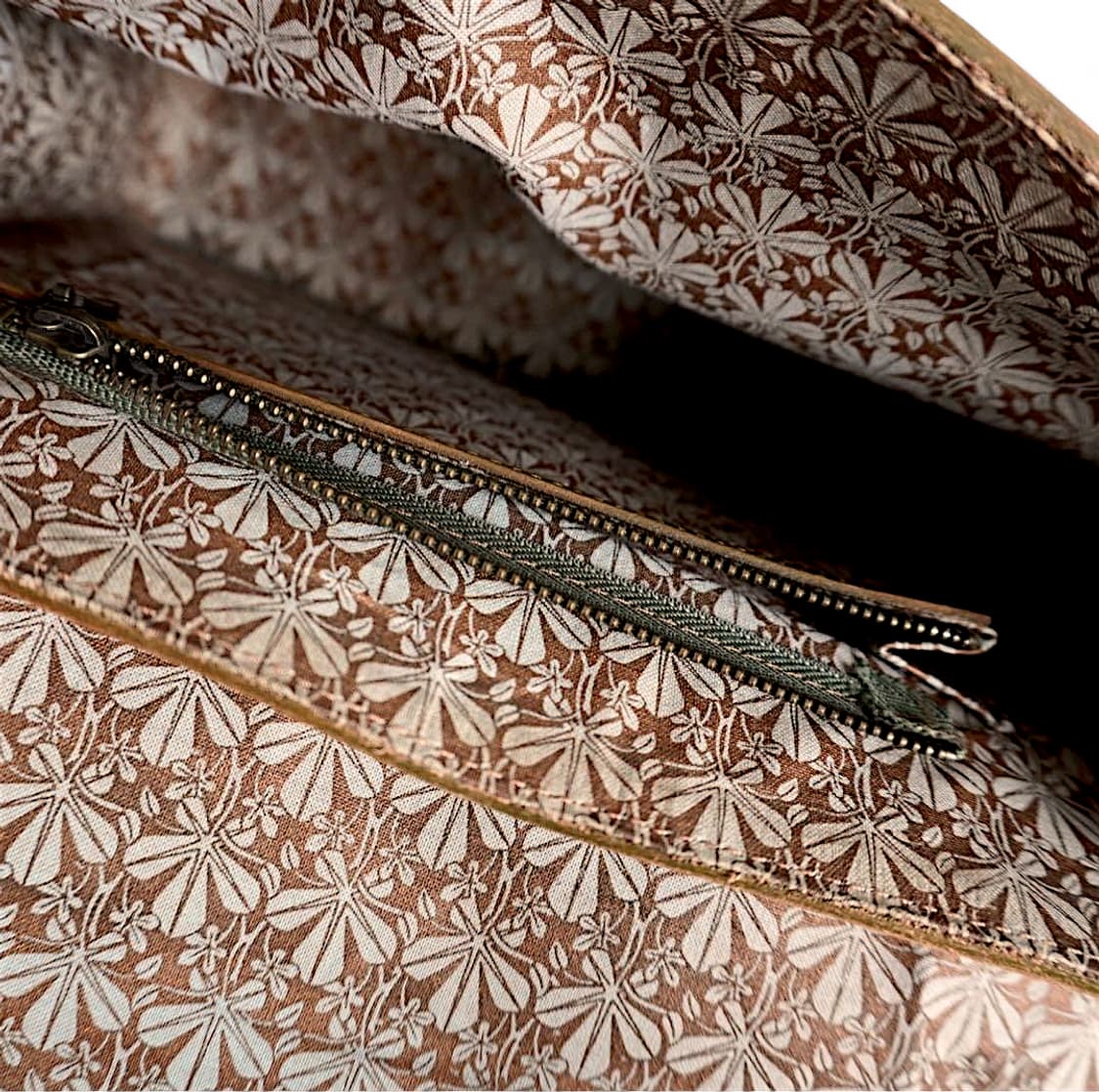 장폴고티에 뉴로즈 엠보싱 숄더백 상품이미지9