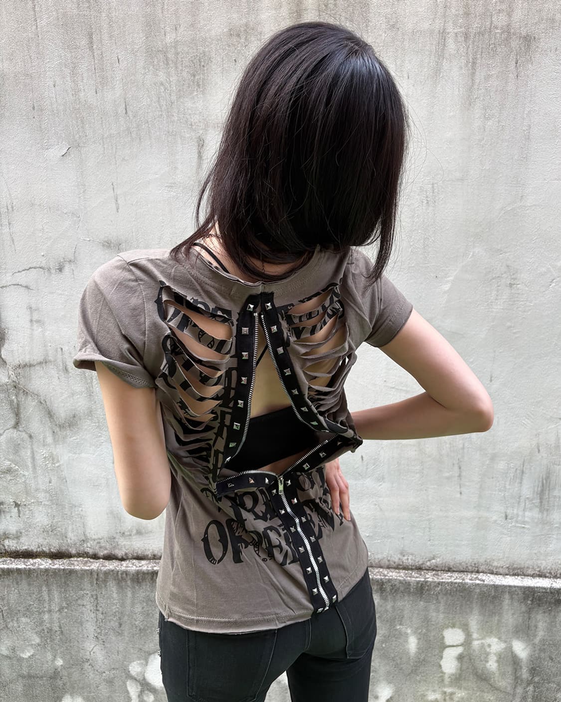 Y2K BONECUT STUD ZIP TOP 상품이미지4
