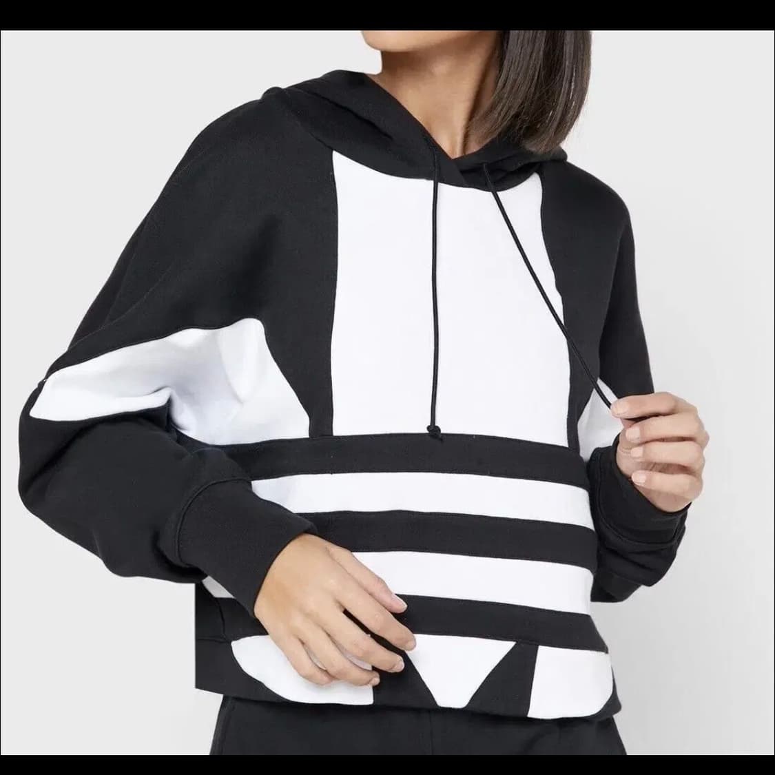 [M] adidas 아디다스 우먼즈 검/흰 빅로고 크롭 후드티 상품이미지4