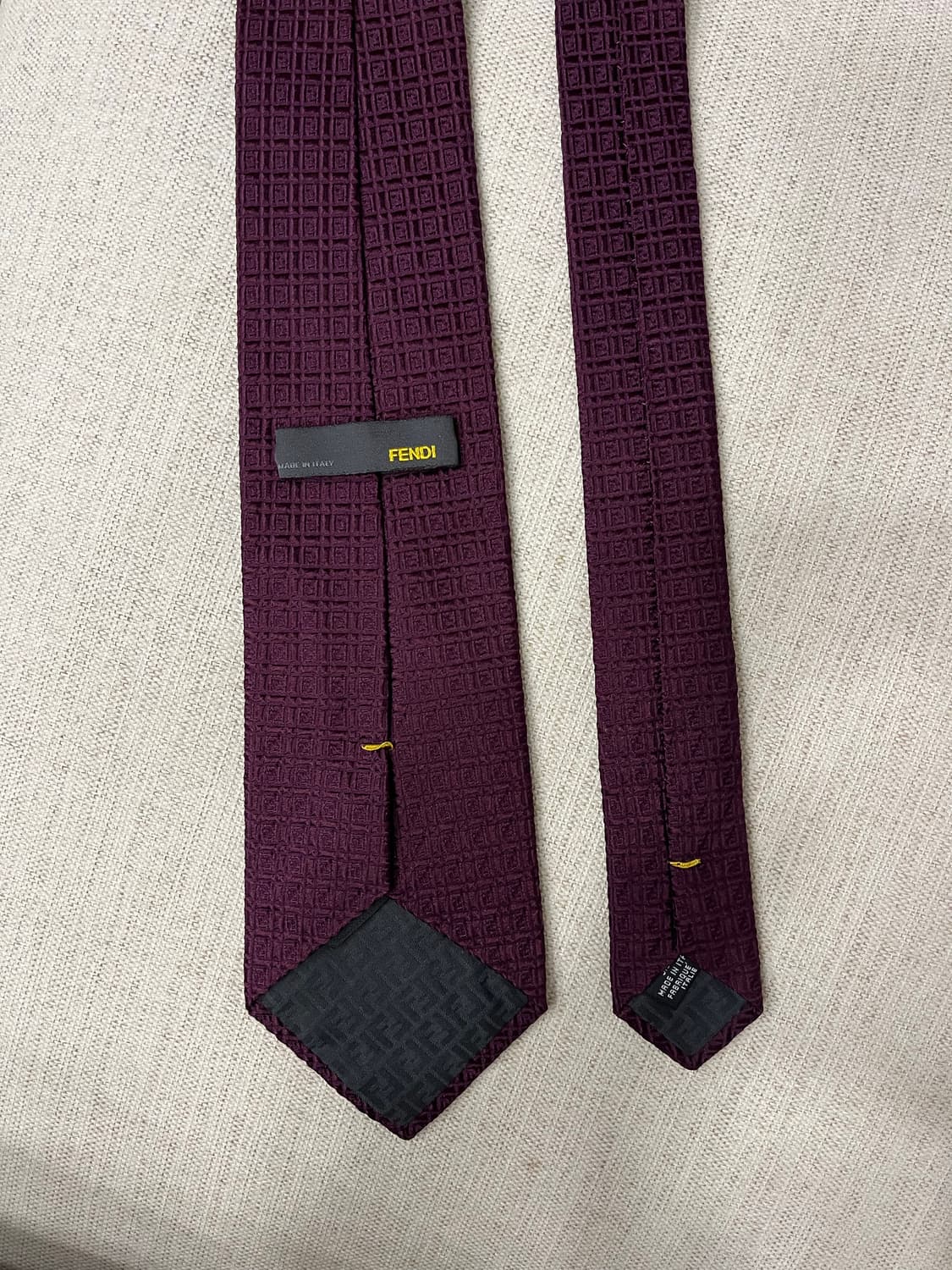 펜디 와인색 넥타이 상품이미지2